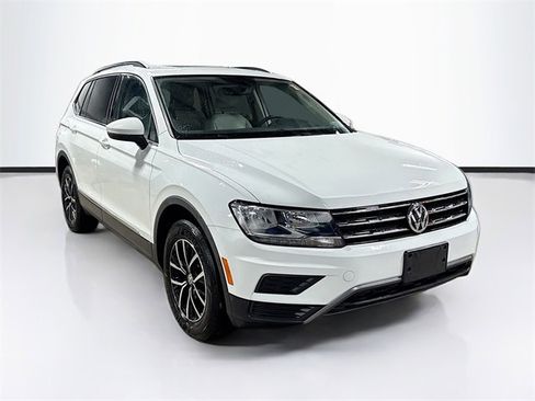 Used 2021 Volkswagen Tiguan SE w/ Panoramic Sunroof Package image 1