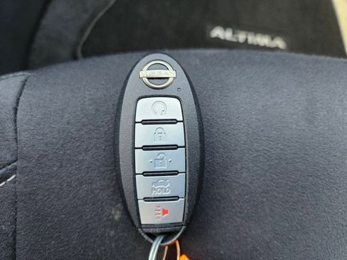 Used 2025 Nissan Altima 2.5 S image 31