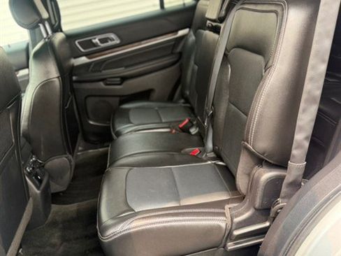 Used 2017 Ford Explorer Limited w/ Equipment Group 301A AWD/4WD image 32