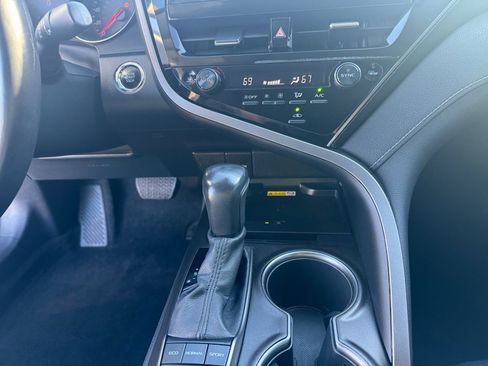 Used 2022 Toyota Camry XSE image 24