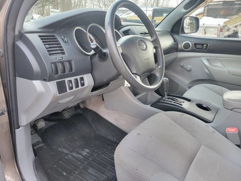 Used 2011 Toyota Tacoma 4x4 Regular Cab image 13