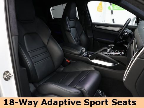 Used 2020 Porsche Cayenne Turbo image 13