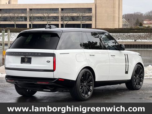 Used 2022 Land Rover Range Rover SE image 8