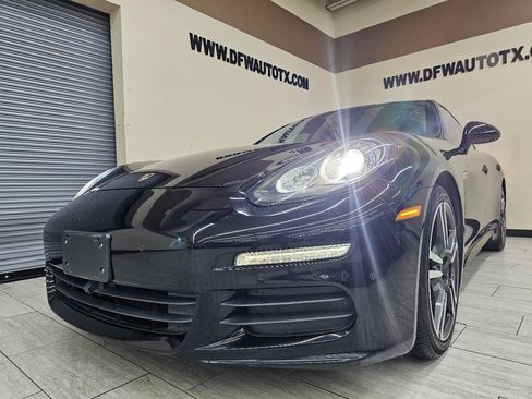 Used 2016 Porsche Panamera image 2