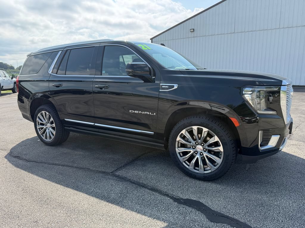 Used 2021 GMC Yukon Denali w/ Denali Premium Package AWD/4WD image 3