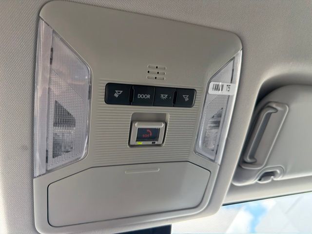 Used 2025 Toyota RAV4 XLE AWD/4WD image 56