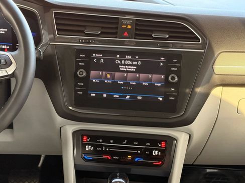 Used 2022 Volkswagen Tiguan SE image 28