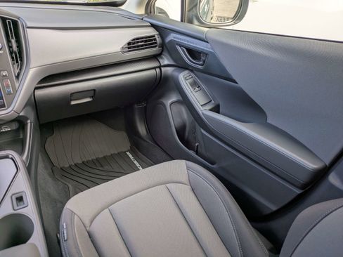 Certified 2025 Subaru Crosstrek 2.0i image 17