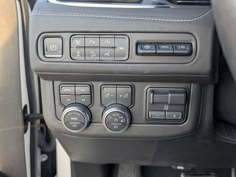 Used 2024 GMC Yukon XL Denali Ultimate image 14