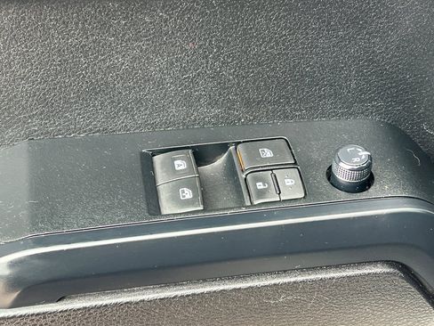 Certified 2022 Toyota Tacoma SR image 14