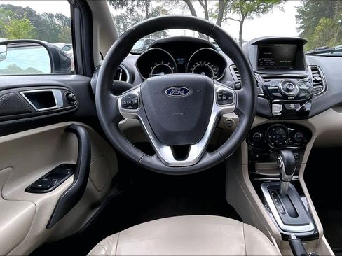 Used 2014 Ford Fiesta Titanium FWD image 6