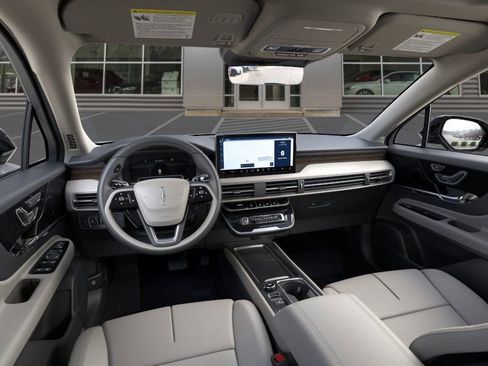 New 2026 Lincoln Corsair Reserve w/ Jet Appearance Package image 9