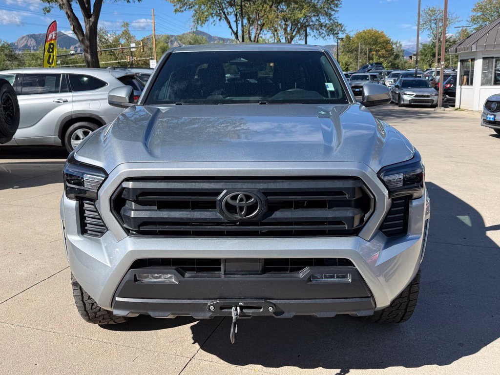Used 2024 Toyota Tacoma SR5 AWD/4WD image 9