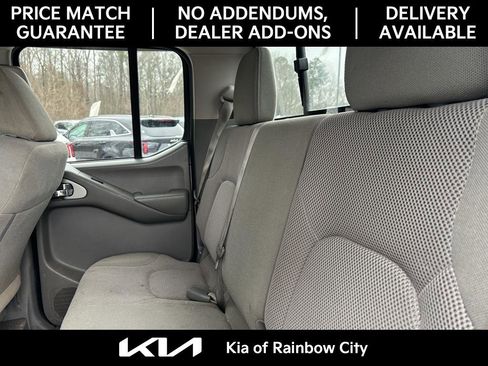 Used 2019 Nissan Frontier SV image 11