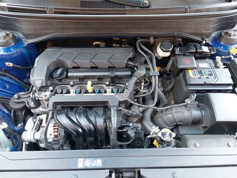 Used 2022 Hyundai Venue SE image 32