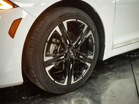 Used 2021 Kia K5 GT-Line w/ GT-Line FWD Premium Package image 3
