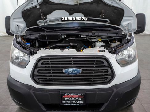 Used 2018 Ford Transit 150 XL image 3