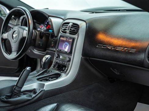 Used 2006 Chevrolet Corvette Convertible w/ Preferred Equipment Group image 21