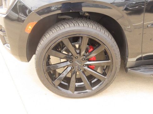 Used 2023 GMC Yukon AT4 w/ LPO, Floor Liner Package AWD/4WD image 5