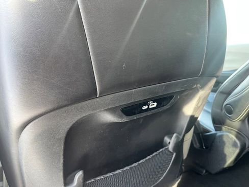 Used 2023 Chrysler Pacifica Touring-L image 34