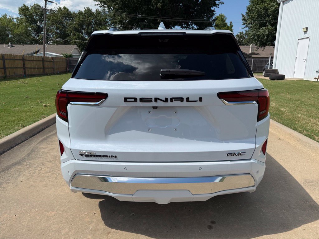 New 2026 GMC Terrain Denali w/ LPO, Black Badging Package AWD/4WD image 4