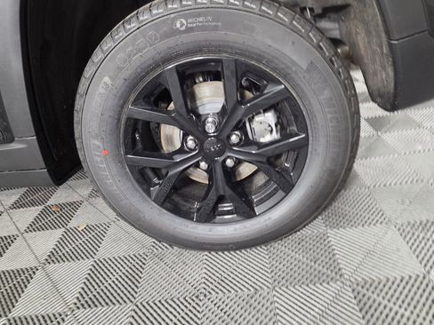 New 2026 Jeep Grand Cherokee Altitude RWD image 21