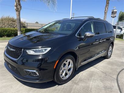 Used 2022 Chrysler Pacifica Limited
