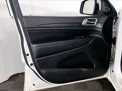 Used 2020 Jeep Grand Cherokee Altitude image 21