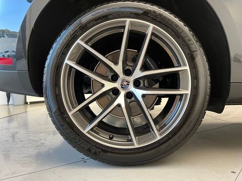 Used 2026 Porsche Macan AWD/4WD image 27
