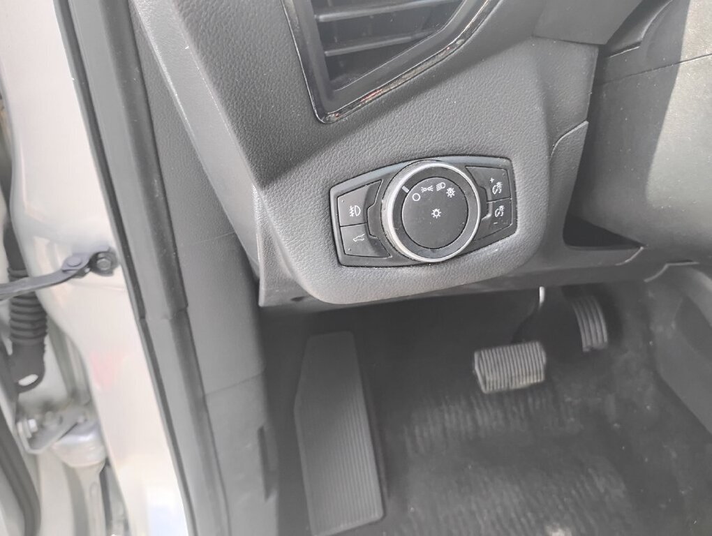 Used 2018 Ford Escape Titanium AWD/4WD image 15