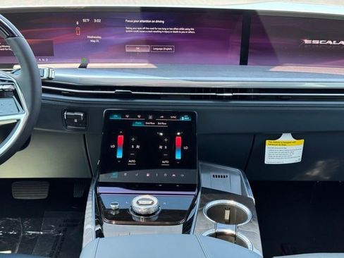 New 2025 Cadillac Escalade IQ Luxury 2 image 27