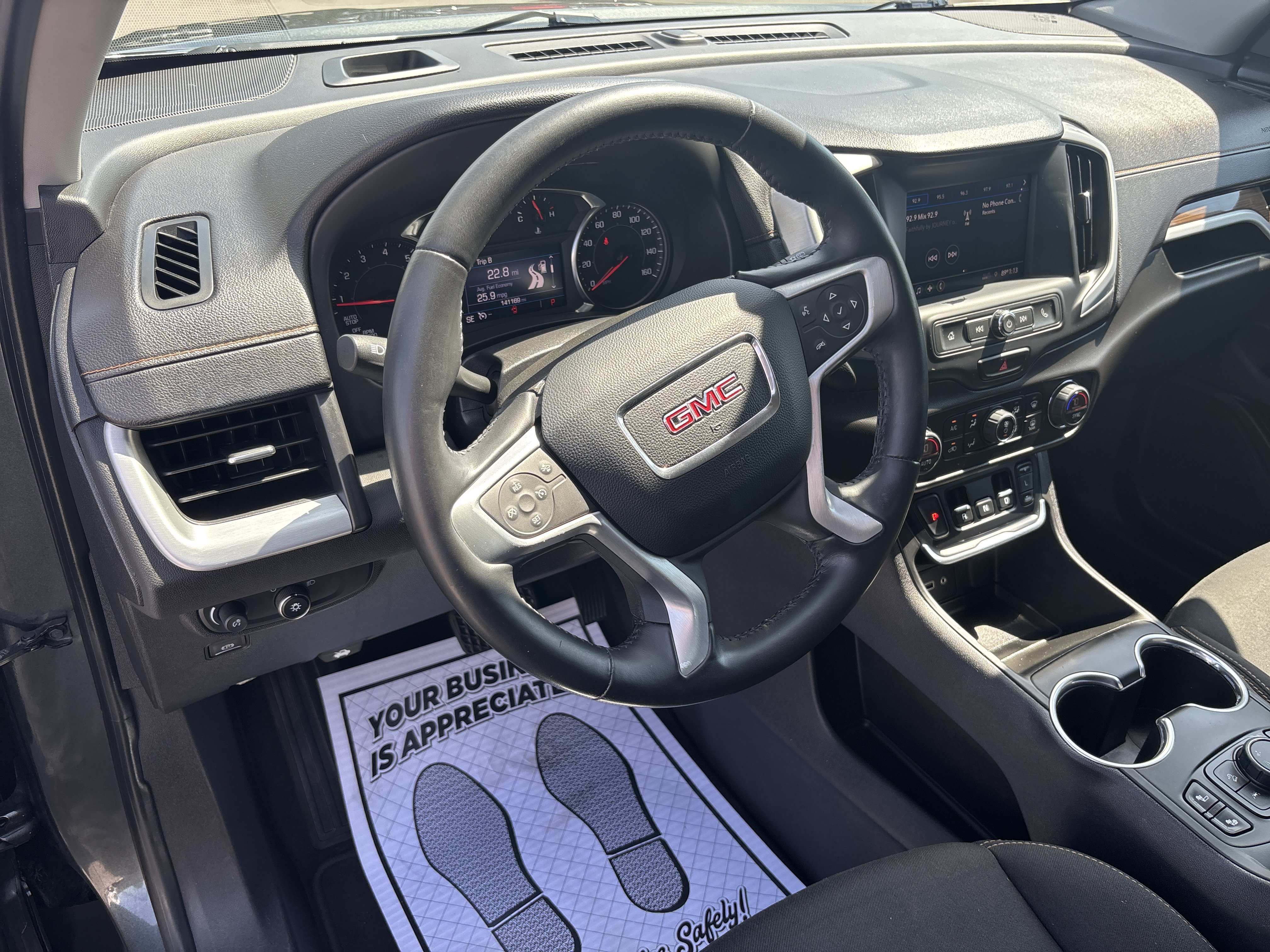 Used 2020 GMC Terrain SLE w/ Driver Convenience Package FWD image 14