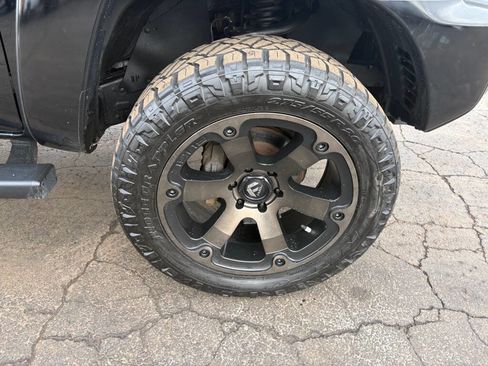 Used 2015 Toyota Tacoma 4x4 Double Cab w/ TRD Sport Package image 6