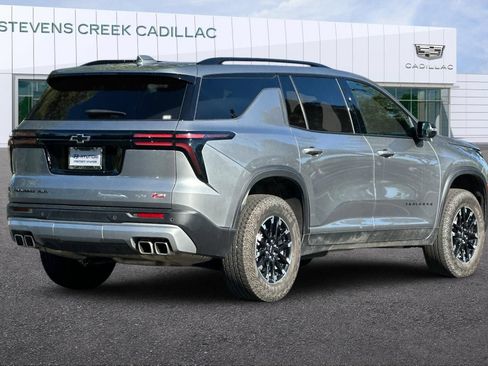 Used 2025 Chevrolet Traverse Z71 AWD/4WD image 3
