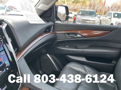 Used 2020 Cadillac Escalade Luxury image 28