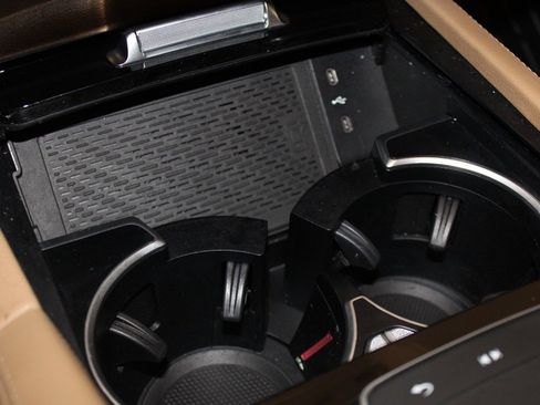 Used 2025 Mercedes-Benz GLS 450 4MATIC image 31