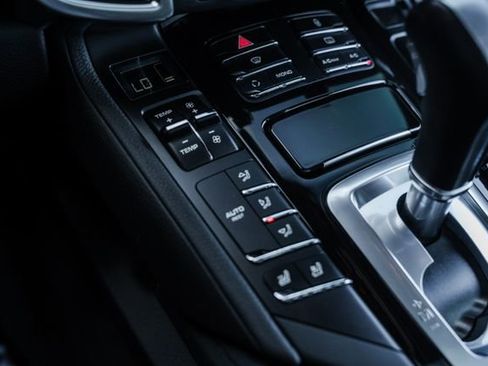 Used 2012 Porsche Cayenne image 20