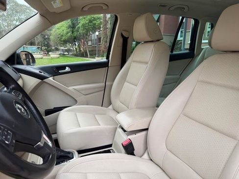 Used 2014 Volkswagen Tiguan SEL AWD/4WD image 52