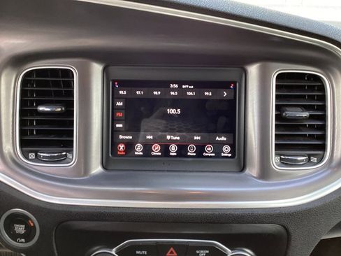 Used 2022 Dodge Charger SXT image 18