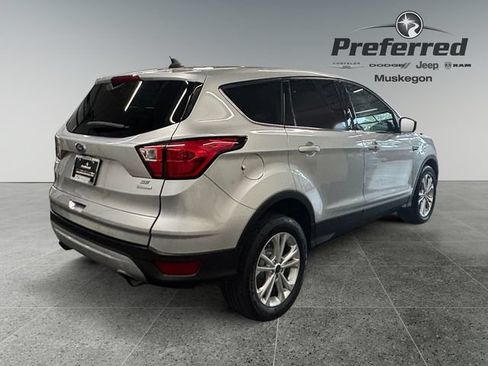 Used 2019 Ford Escape SE FWD image 17