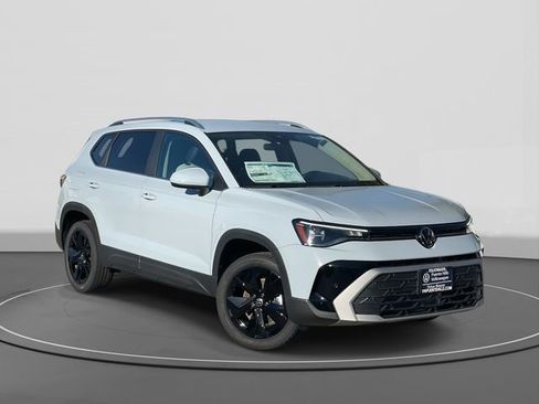 New 2026 Volkswagen Taos SE image 1