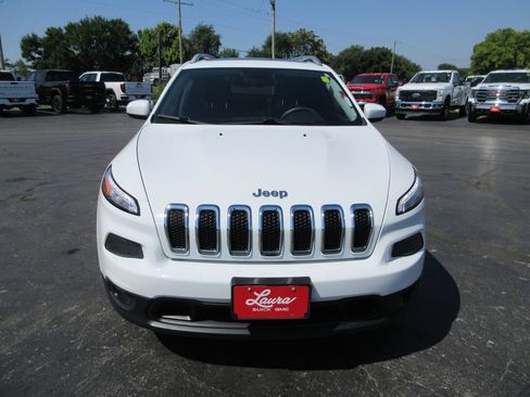 Used 2016 Jeep Cherokee Latitude w/ Comfort/Convenience Group FWD image 13