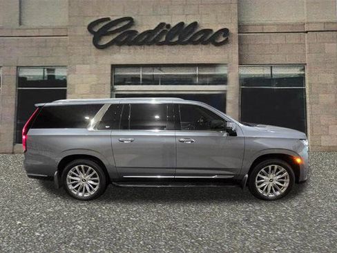 Used 2021 Cadillac Escalade ESV Premium Luxury w/ Driver Assist Tech Package image 6