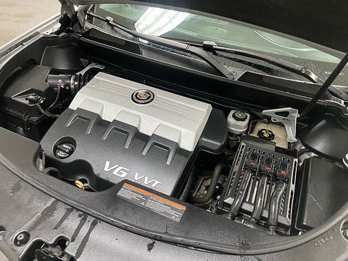 Used 2010 Cadillac SRX Luxury image 16