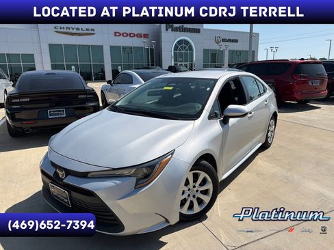 Used 2024 Toyota Corolla LE FWD image 1