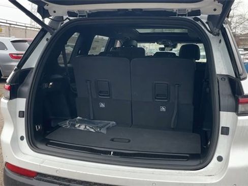 New 2025 Jeep Grand Cherokee L Limited image 23