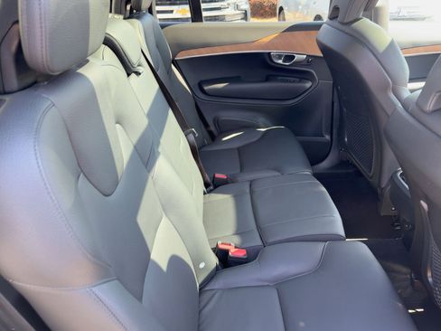 Certified 2024 Volvo XC90 B6 Plus image 29