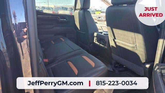 Used 2025 GMC Sierra 1500 AT4 w/ AT4 Premium Package AWD/4WD image 18