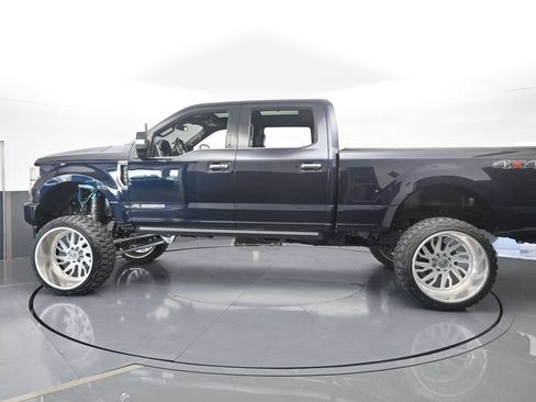 Used 2022 Ford F350 Platinum AWD/4WD image 3