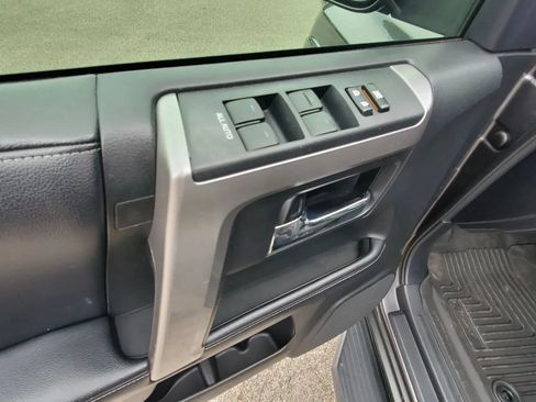 Used 2019 Toyota 4Runner SR5 Premium AWD/4WD image 22